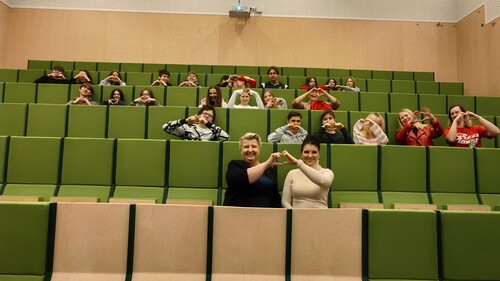 Wizyta uczniów z XIII LO na Wydziale Chemii