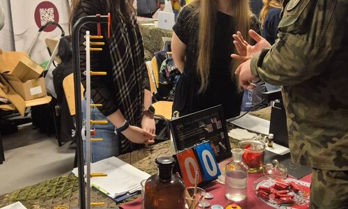 Wydział Chemii UwB na Wojskowych Targach Służby i Pracy