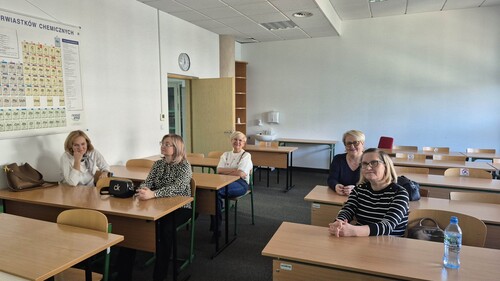 Nauka przez eksperymenty - warsztaty chemiczne dla nauczycielek