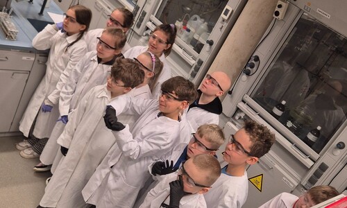 Uczniowie ze Szkoły Podstawowej nr 38 w Białymstoku z wizytą na Wydziale Chemii w ramach akcji &bdquo;Dziecięca Szkoła Bezpieczeństwa&rdquo;