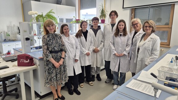 Wydział Chemii UwB wspiera licealistów z Ełku w międzynarodowym konkursie Beamline for Schools