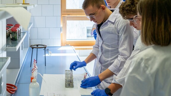 Licealiści z Sokołowa Podlaskiego z wizytą na Wydziale Chemii