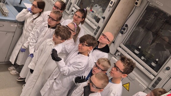 Uczniowie ze Szkoły Podstawowej nr 38 w Białymstoku z wizytą na Wydziale Chemii w ramach akcji &bdquo;Dziecięca Szkoła Bezpieczeństwa&rdquo;