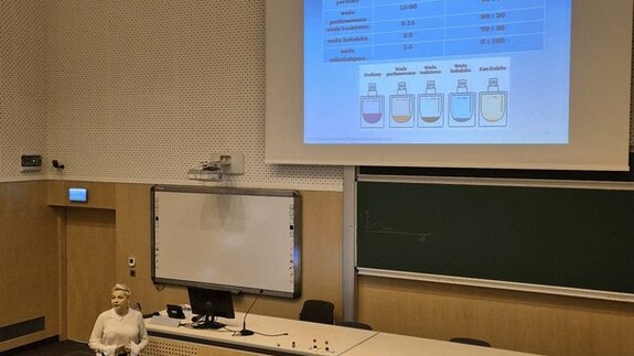 Chemia zapach&oacute;w &ndash; wykład na Wydziale Chemii UwB