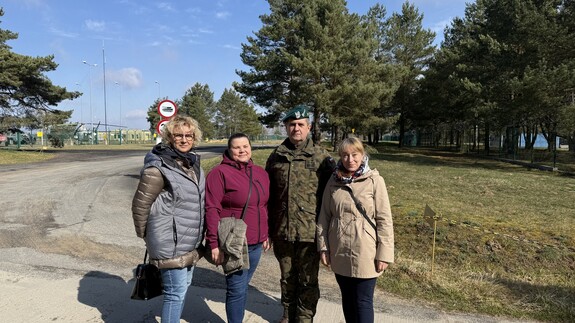 Dr hab. Aneta Petelska, prof. UwB oraz dr hab. Beata Kalska-Szostko, prof. UwB obserwowały zajęcia dla podchorążych WAT