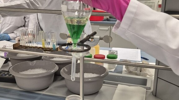 Warsztaty chemiczne dla uczniów Niepublicznej Szkoły Podstawowej w Załukach