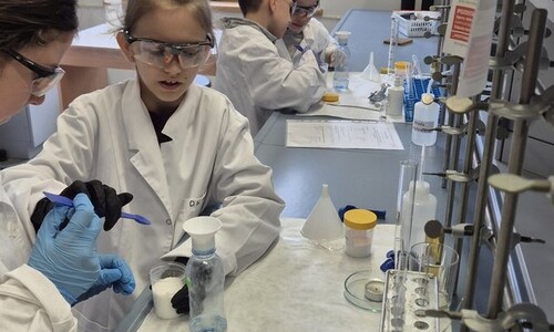 Uczniowie ze Szkoły Podstawowej nr 4 w Białymstoku z wizytą na Wydziale Chemii w ramach akcji &bdquo;Dziecięca Szkoła Bezpieczeństwa&rdquo;