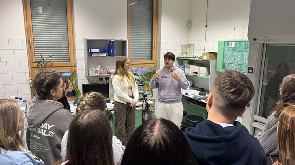 Wizyta uczniów z I LO w Kolnie na naszym Wydziale w ramach Spotkań u Chemików