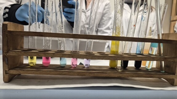 Warsztaty chemiczne dla uczniów Niepublicznej Szkoły Podstawowej w Załukach