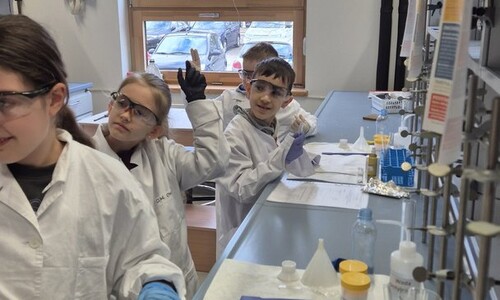 Uczniowie ze Szkoły Podstawowej nr 4 w Białymstoku z wizytą na Wydziale Chemii w ramach akcji &bdquo;Dziecięca Szkoła Bezpieczeństwa&rdquo;