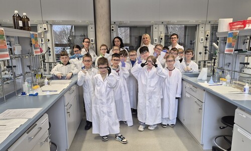 Uczniowie ze Szkoły Podstawowej nr 4 w Białymstoku z wizytą na Wydziale Chemii w ramach akcji &bdquo;Dziecięca Szkoła Bezpieczeństwa&rdquo;