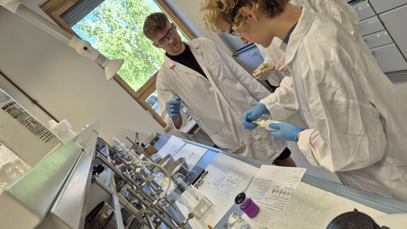 &bdquo;Eksperymenty, kt&oacute;rych nie zrobisz w szkole&rdquo; &ndash; chemiczne warsztaty dla uczni&oacute;w SSP 4 PTO