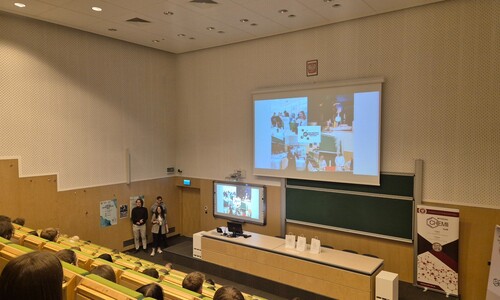 Uroczystość wręczenia nagr&oacute;d Laureatom XII Podlaskiego Konkursu Chemicznego oraz Finalistom 72. Olimpiady Chemicznej z Okręgu Białostockiego