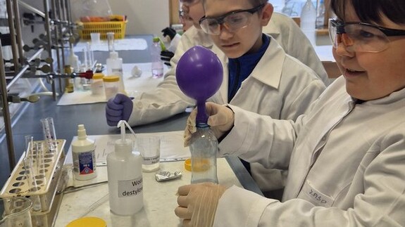 Uczniowie ze Szkoły Podstawowej nr 4 w Białymstoku z wizytą na Wydziale Chemii w ramach akcji &bdquo;Dziecięca Szkoła Bezpieczeństwa&rdquo;