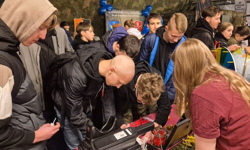 Wydział Chemii UwB na Wojskowych Targach Służby i Pracy