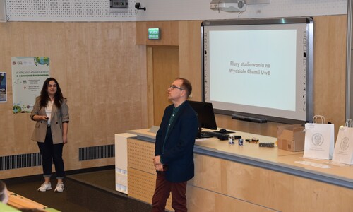 Uroczystość wręczenia nagr&oacute;d Laureatom XII Podlaskiego Konkursu Chemicznego oraz Finalistom 72. Olimpiady Chemicznej z Okręgu Białostockiego