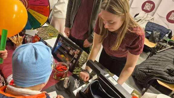 Wydział Chemii UwB na Wojskowych Targach Służby i Pracy