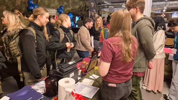 Wydział Chemii UwB na Wojskowych Targach Służby i Pracy