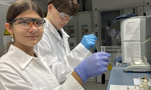 Uczniowie Szkoły Podstawowej nr 4 w Białymstoku na Wydziale Chemii UwB