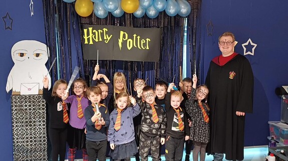 Harry Potter i Tajemnice Chemii: Magiczny Pokaz Eksperymentów