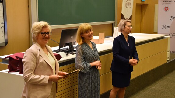 Uroczystość wręczenia nagr&oacute;d Laureatom XII Podlaskiego Konkursu Chemicznego oraz Finalistom 72. Olimpiady Chemicznej z Okręgu Białostockiego