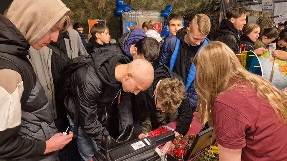 Wydział Chemii UwB na Wojskowych Targach Służby i Pracy