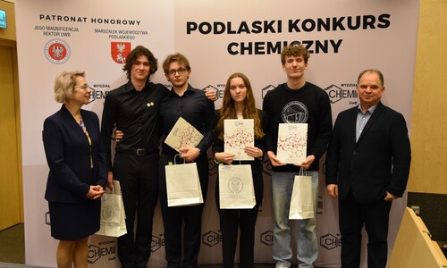 Uroczystość wręczenia nagr&oacute;d Laureatom XII Podlaskiego Konkursu Chemicznego oraz Finalistom 72. Olimpiady Chemicznej z Okręgu Białostockiego