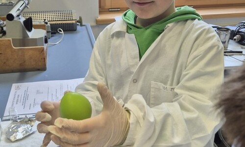 Uczniowie ze Szkoły Podstawowej nr 4 w Białymstoku z wizytą na Wydziale Chemii w ramach akcji &bdquo;Dziecięca Szkoła Bezpieczeństwa&rdquo;