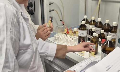 Zajęcia biochemiczne w ramach projektu „Zawód w CZMISie przyda Ci się”