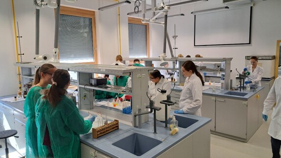 Warsztaty laboratoryjne dla uczniów z I LO im. Adama Mickiewicza w Białymstoku