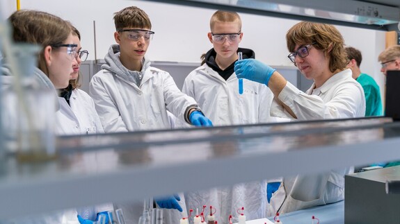 Licealiści z Augustowa z wizytą na Wydziale Chemii