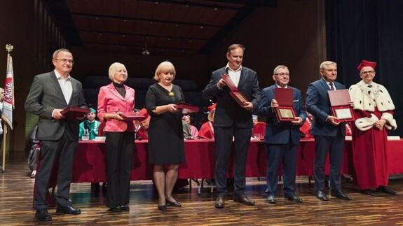 „Zasłużony dla Uniwersytetu”