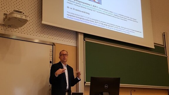 Wykład prof. dra hab. Ryszarda Łaźnego pt. &bdquo;Co daje chemia medyczna, czyli PAINS & GAINS in Medicinal Chemistry&rdquo;