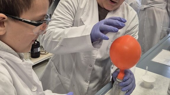 Uczniowie ze Szkoły Podstawowej nr 4 w Białymstoku z wizytą na Wydziale Chemii w ramach akcji &bdquo;Dziecięca Szkoła Bezpieczeństwa&rdquo;