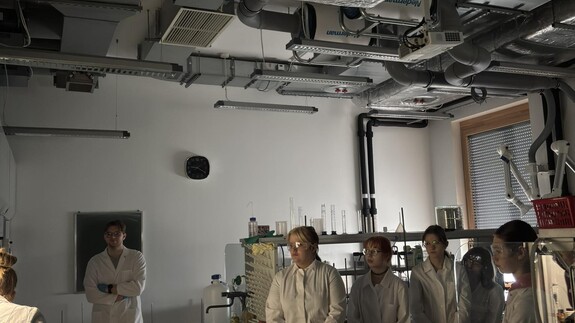 Uczniowie Szkoły Podstawowej nr 4 w Białymstoku na Wydziale Chemii UwB