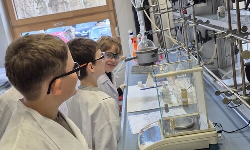 Uczniowie ze Szkoły Podstawowej nr 4 w Białymstoku z wizytą na Wydziale Chemii w ramach akcji &bdquo;Dziecięca Szkoła Bezpieczeństwa&rdquo;