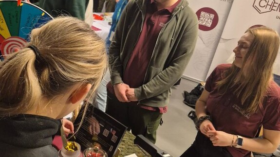 Wydział Chemii UwB na Wojskowych Targach Służby i Pracy