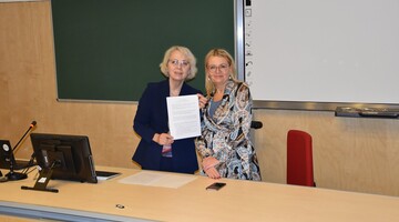 Podpisanie umowy o współpracy pomiędzy Wydziałem Chemii a I Społecznym LO w Białymstoku