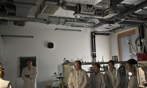 Uczniowie Szkoły Podstawowej nr 4 w Białymstoku na Wydziale Chemii UwB