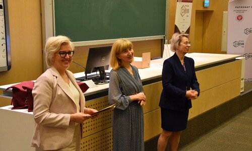 Uroczystość wręczenia nagr&oacute;d Laureatom XII Podlaskiego Konkursu Chemicznego oraz Finalistom 72. Olimpiady Chemicznej z Okręgu Białostockiego