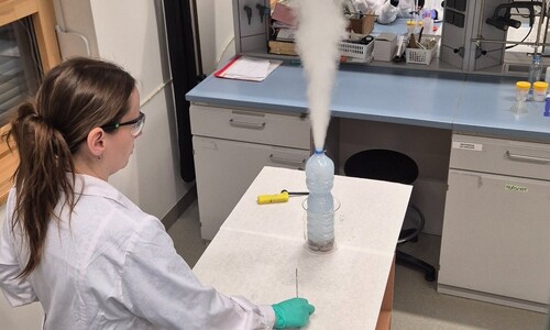 Uczniowie ze Szkoły Podstawowej nr 38 w Białymstoku z wizytą na Wydziale Chemii w ramach akcji &bdquo;Dziecięca Szkoła Bezpieczeństwa&rdquo;