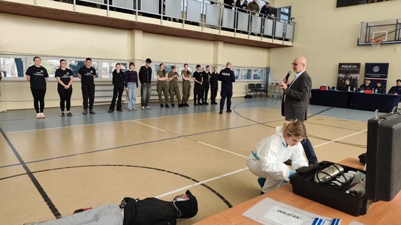 Wydział Chemii na Turnieju Klas Mundurowych &bdquo;Na sportowo z czystą głową&rdquo;