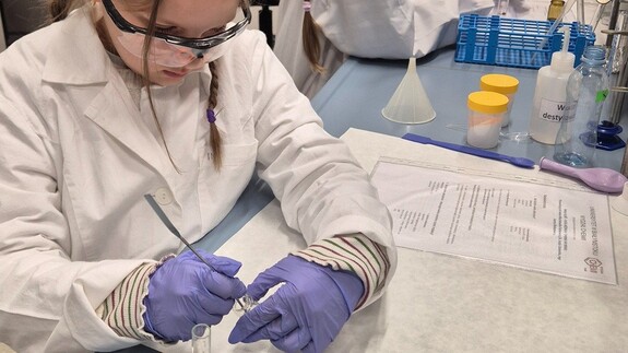 Uczniowie ze Szkoły Podstawowej nr 38 w Białymstoku z wizytą na Wydziale Chemii w ramach akcji &bdquo;Dziecięca Szkoła Bezpieczeństwa&rdquo;